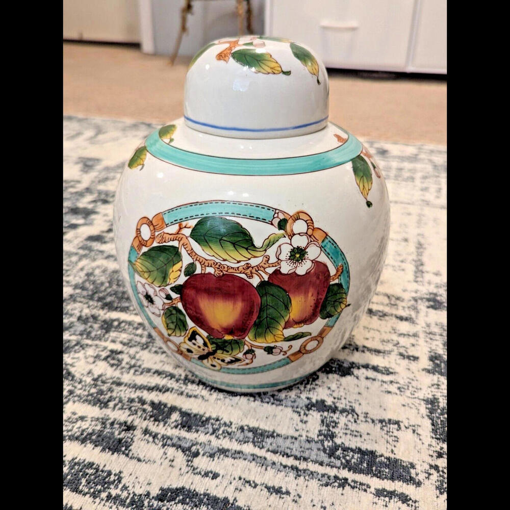 LARGE 11" VINTAGE ASIAN PORCELAIN HAND-PAINTED GINGER JAR  WITH LID - Picture 2 of 6
